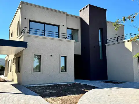 Casa en Alquiler en Haras Santa Maria, USD 2.200