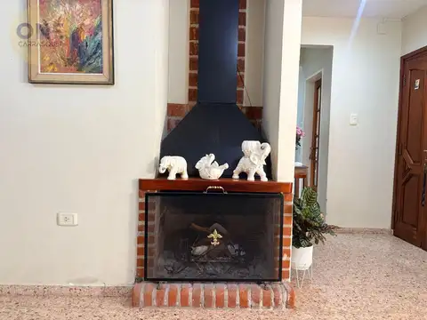 Casa 5 ambientes con 1 baño