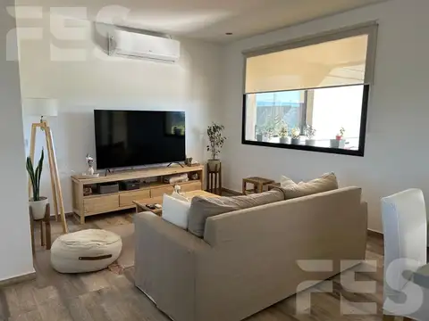 Casa en Alquiler en Fincas de San Vicente, USD 1.800