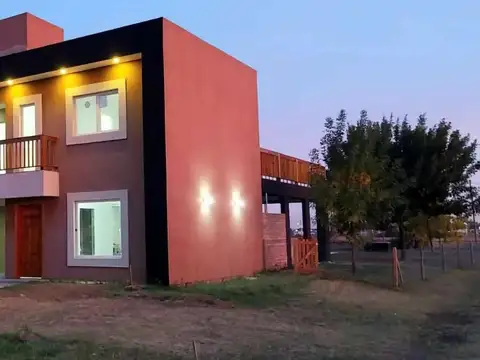 Casa en venta - 3 Dormitorios 1 Baño - Guernica