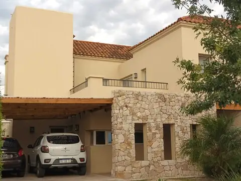 Casa en Venta en San Gabriel, USD 440.000