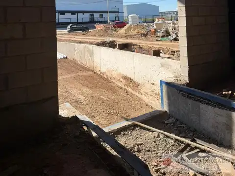Galpon en Alquiler 52  mts Fondo