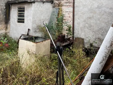 Galpón en venta de 226m2 ubicado en Versalles