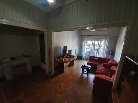 La Rioja 400, Piso 1