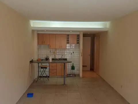 Alquiler Depto. monoambiente con balcón en Villa Del Parque