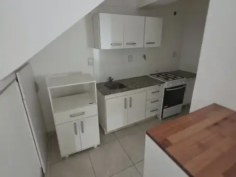 Depto Tipo Casa en Alquiler de 4 ambientes
