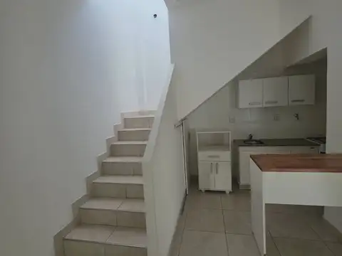 Depto Tipo Casa 4 ambientes con 1 baño