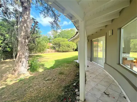 Casa 6 ambientes con 3 baños