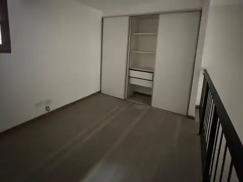 Dpto. Pasillo. Santa Fe 900. Un Dormitorio. Refaccionado.