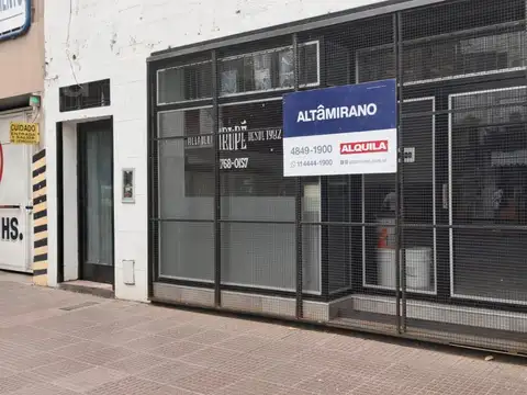 Local en Alquiler en Villa Ballester muy Amplio local zona céntrica.