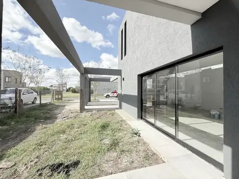 CASA EN VENTA EN SAN RAMON - PILAR DEL ESTE