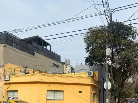 ALQUILER PH ESQUINA APTO TODO RUBRO CON TERRAZA