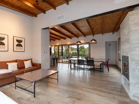 CASA EN VENTA 3 DORMITORIOS PALOS VERDES