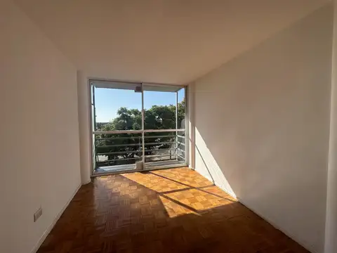 alquiler pichincha brown 1618 1 dormitorio frente con balcon