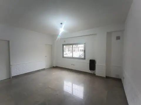 Departamento en alquiler 2 ambientes con Patio