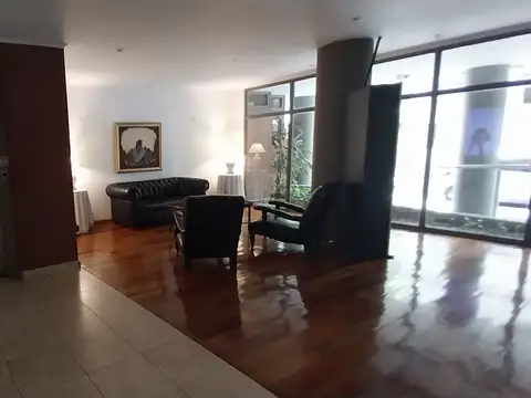 Semi Piso 3 Amb c/cochera Balcón c/parrilla, baño y Toilette, Amoblado full