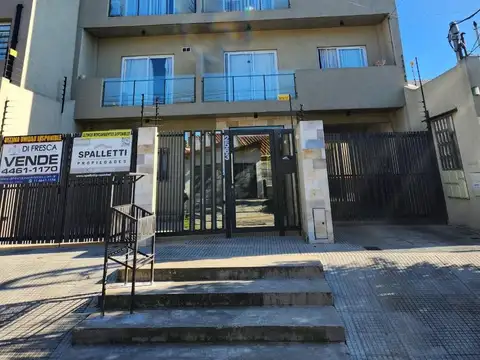 Departamento en  Villa Luzuriaga 2 amb. amplios