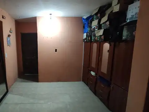 Casa 6 ambientes con 2 baños