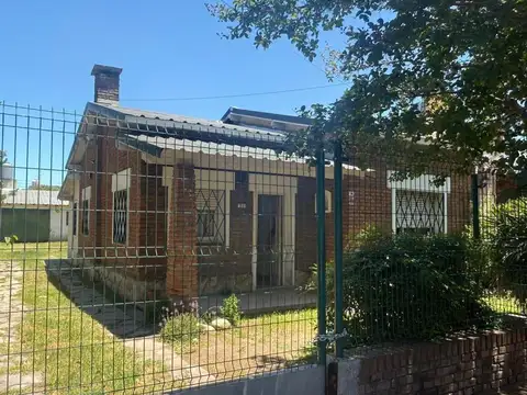 Chalet 4 ambientes sobre lote de 700m2