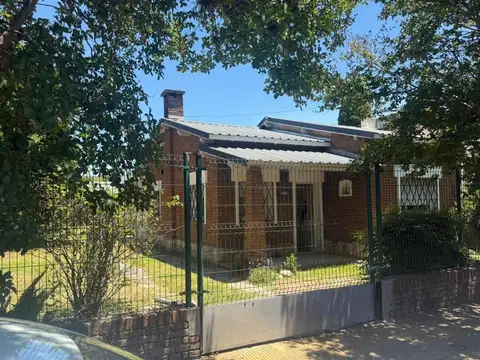 Casa en Venta en Castelar, USD 198.000