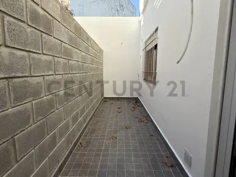 Villa Devoto- Departamento 3 ambientes con 2 patios-