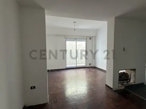 Villa Devoto- Departamento 3 ambientes con 2 patios-