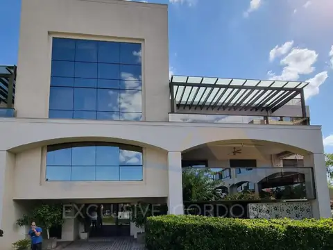 Departamento en Venta en Cerro De Las Rosas, USD 380.000