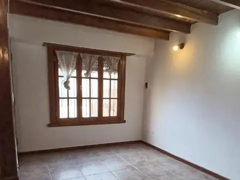 Depto Tipo Casa 4 ambientes con 1 baño
