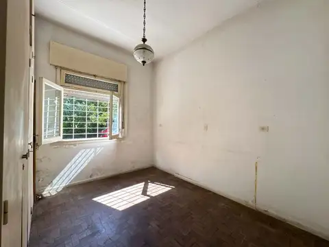 Casa 5 ambientes con 1 baño