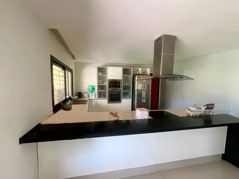 Casa 5 ambientes con 5 baños