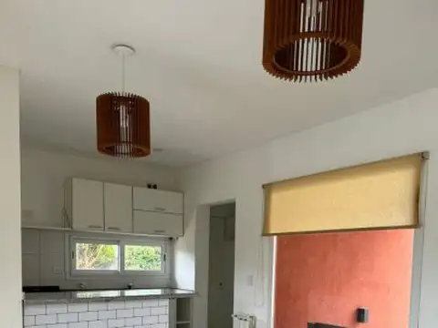 Casa en Alquiler en Zelaya, $ 1.800.000