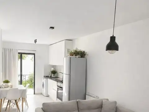 Casa Venta en Solares de Manantiales de 2 dormitorios y 2 baños con cochera