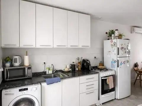 Casa Venta en Solares de Manantiales de 2 dormitorios y 2 baños con cochera