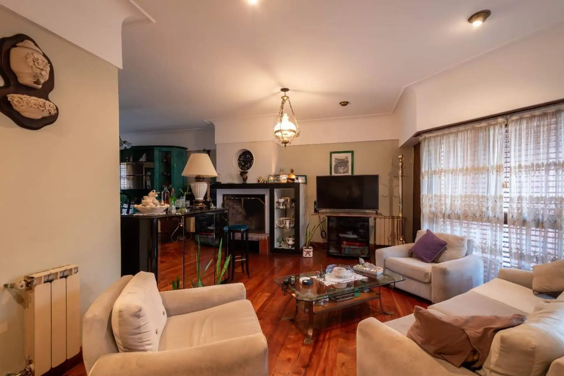 Casa 5 ambientes con patio y quincho Parque Luro