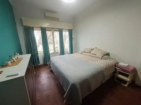 VENTA CASA 3 AMB CON PARQUE  BERNAL OESTE