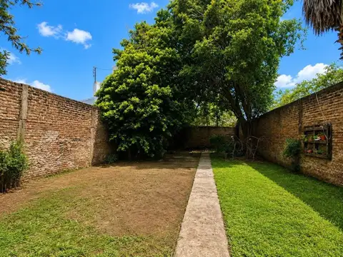 VENTA CASA 3 AMB CON PARQUE  BERNAL OESTE