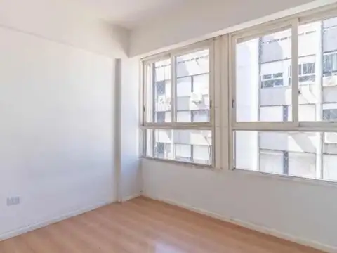 DEPARTAMENTO AMPLIO Y MUY BUENA UBICACION