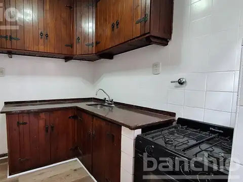 Casa en Alquiler con 1 cochera