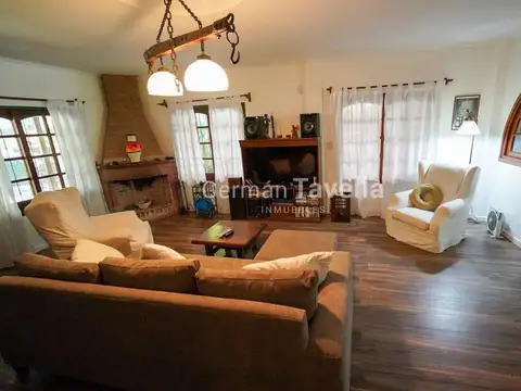 VENTA  Casa 4 ambientes Parque Leloir, Ituzaingo
