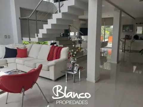 Casa en Venta en Pilar Del Este, USD 410.000