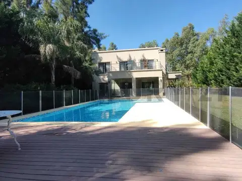 Casa en Venta en Club Miralagos, USD 320.000
