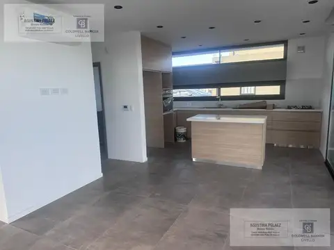 Casa 5 ambientes con 3 baños