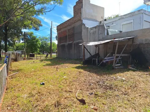 VENTA LOTE TERRENO 241m2 ZONA RESIDENCIAL BARRRIO PARQUE