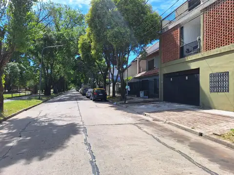 VENTA LOTE TERRENO 241m2 ZONA RESIDENCIAL BARRRIO PARQUE