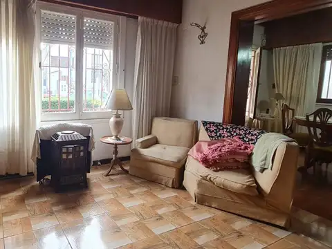 Depto Tipo Casa 3 ambientes con 2 baños
