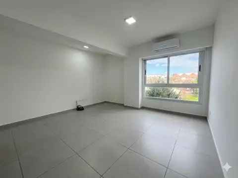 Departamento en Alquiler en Ituzaingo Norte, $ 530.000