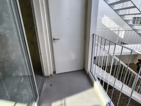 Belgrano 1200, Piso 1