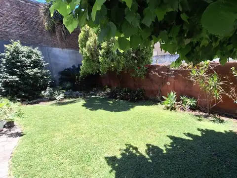 *RESERVADO* CASA 3 AMBIENTES CON GARAGE - FONDO