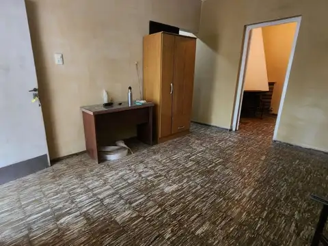 Casa 12 ambientes con 3 baños