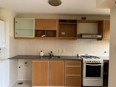 Departamento en Alquiler en Plaza Azcuenaga, $ 950.000